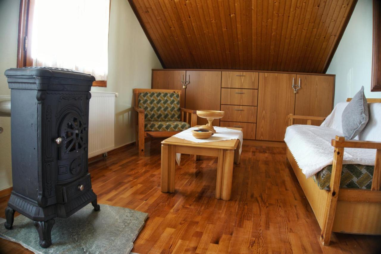 Apartment Wooden Sofita House With Unlimited View